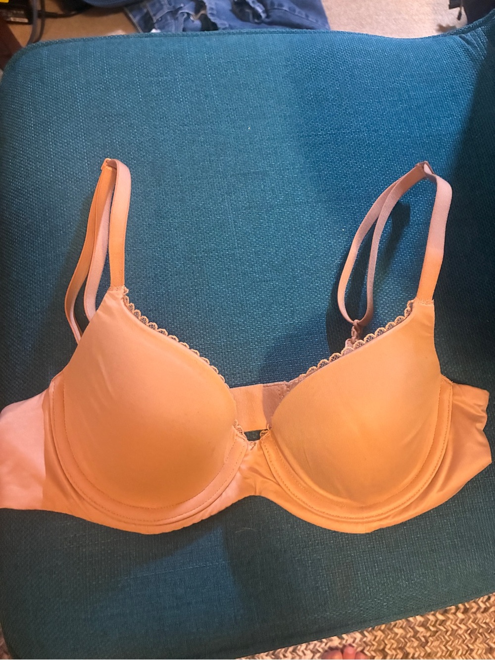 NWOT Victoria’s Secret cream bra